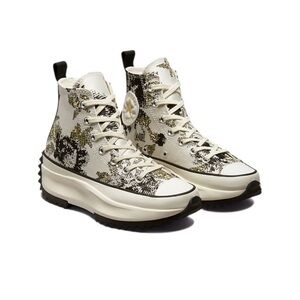 Brand New Converse High High Top
Size 6
